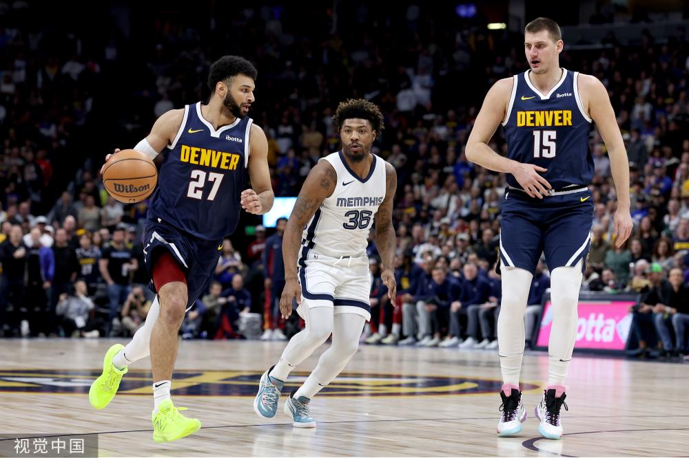 现在的他已 现在的他已