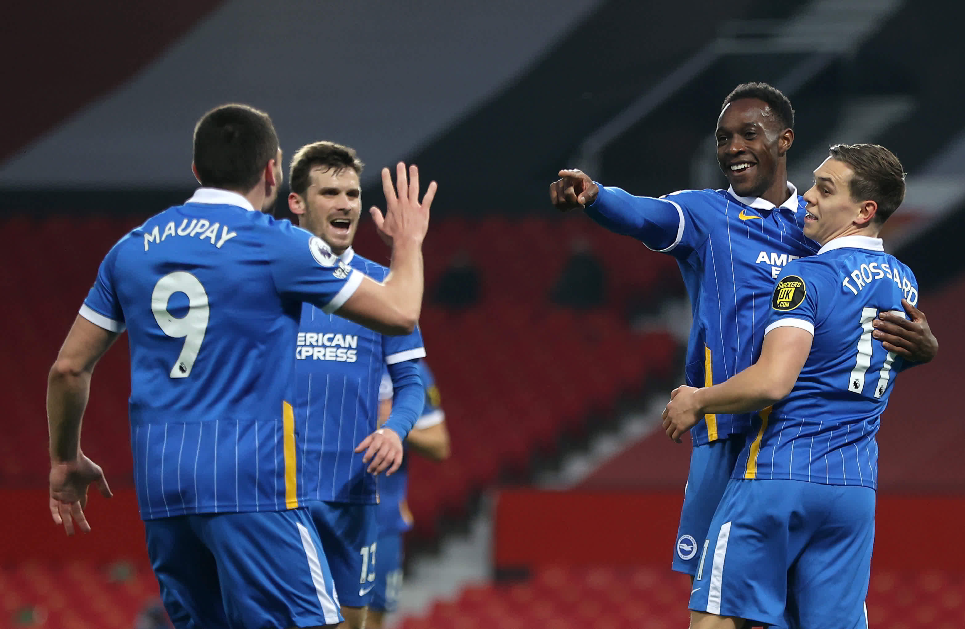 包括财务危 包括财务危